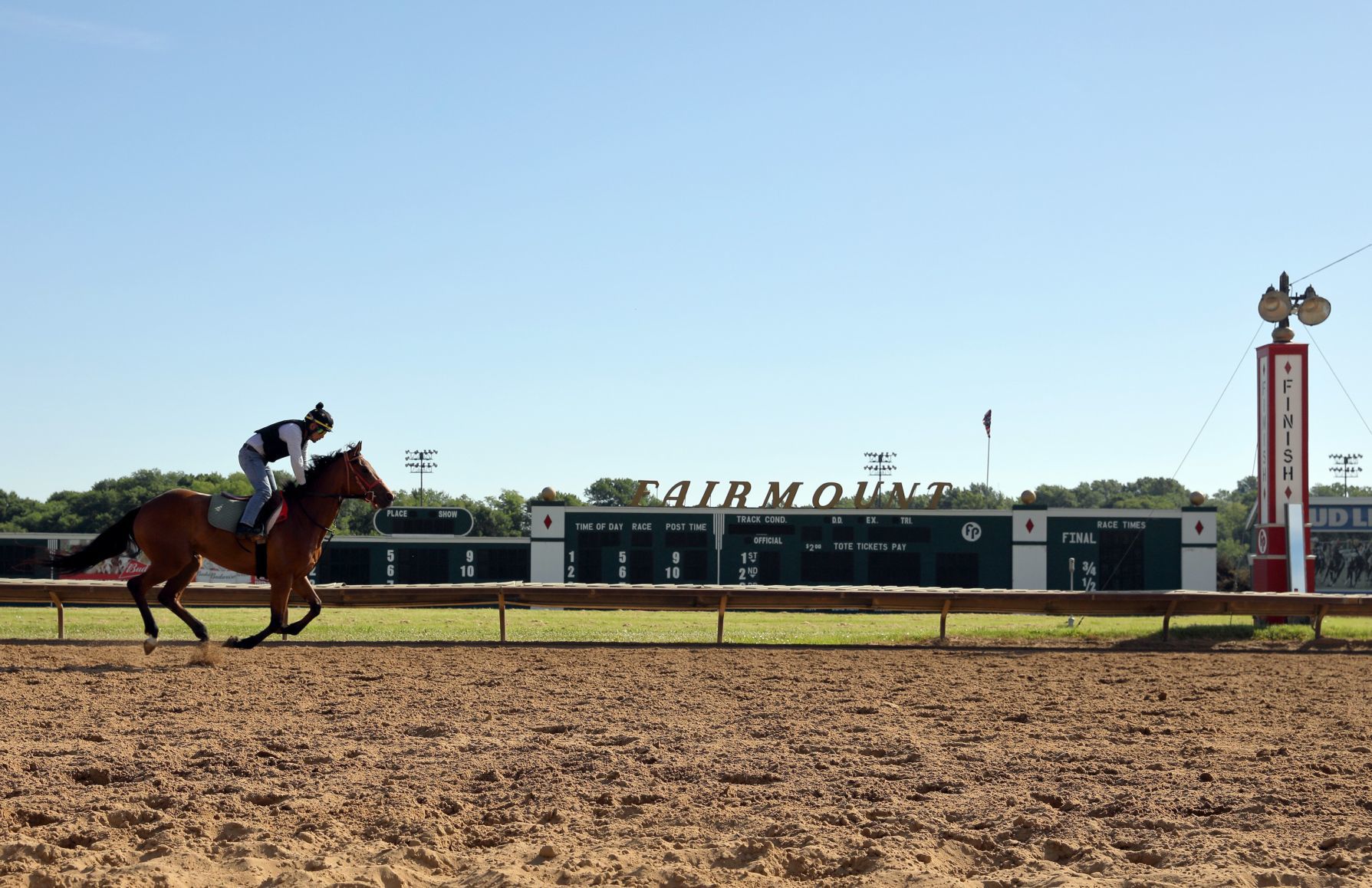 Horse racing returns to Fairmount Park